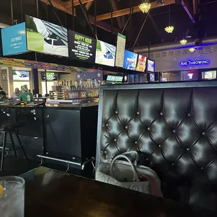 Comfy booths w privacy