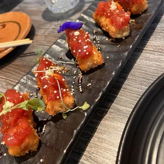 Crispy tuna rice cake