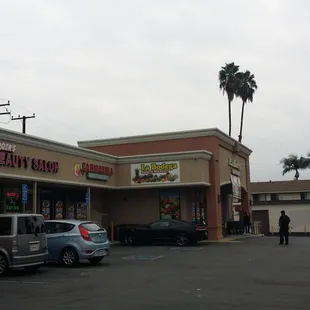 The market entrance.