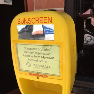 Free sunscreen!!! All pools should have this! Brilliant!!!