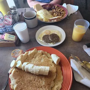 Delicious breakfast! Monkey pancakes and creamed spinach omelet!