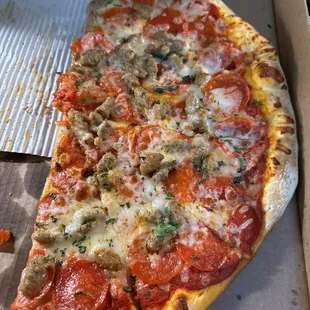 Sausage and pepperoni pie