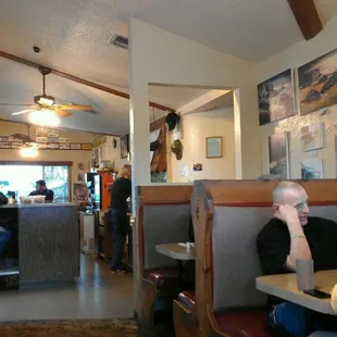 Very quant place. Good prices and polite staff.