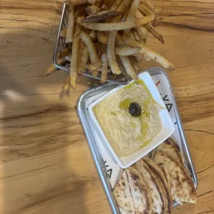 Plaka Fries Hummus