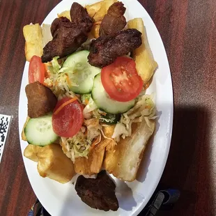 Yuca con chicharrón