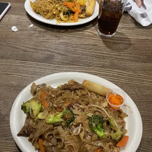 Pad se ew,planet thai noodle