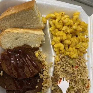 Brisket combo - 8 oz. Grilled Mac &amp; Dirty Rice