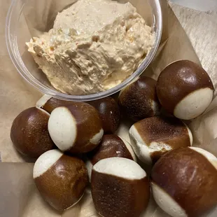 Pretzel bites with pimento cheese