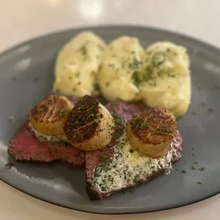 Center Cut Filet Mignon* with Sea Scallops* ***