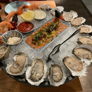 Petit seafood tower