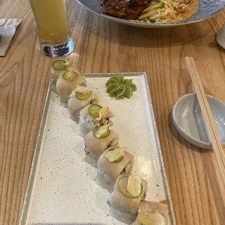 Yellowtail Serrano Roll*