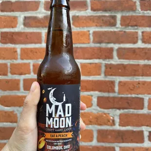 Mad Moon Eat a Peach Cider