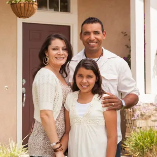 Cuida a tu familia, no la dejes desprotegida. Nuestros clientes pagan $0 al mes