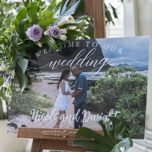Welcome sign florals