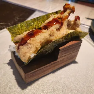 CRISPY MUSHROOM HAND ROLL