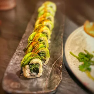 DRAGON ROLL