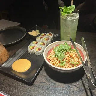 SPICY TUNA HAND ROLL