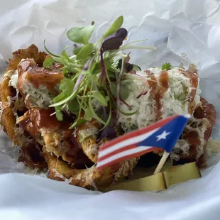 Chicken BBQ patacones