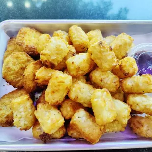 Chikn nuggets with tots