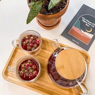 Floating rose teapot set