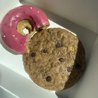 Matcha Chocolate Chip Cookie