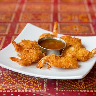 fried shrimp with dipping sauce