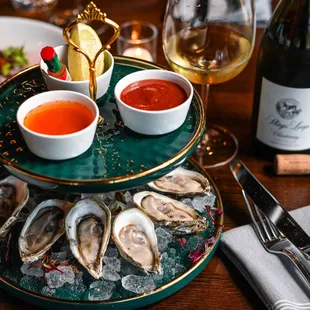 It&apos;s Vineyard Wednesday! $3 oysters and the best Wine Bottle Sommelier Selection up to 50% off!