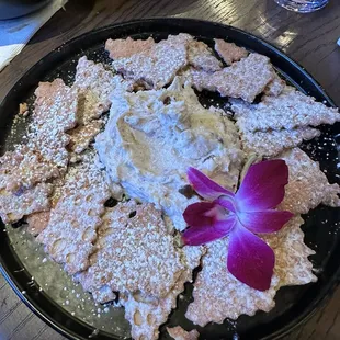 Cannoli dessert