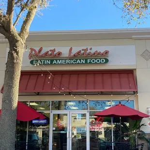 Ah, outside cafe like seating!