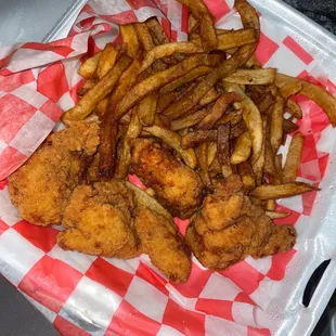 I don&apos;t know how they can sell this and call it a chicken tender when it&apos;s not even a full tender not even close to it