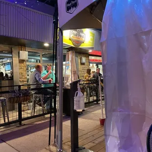 the outside of the restaurant