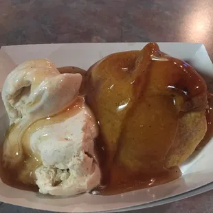 Hidden gem for cheap drinks and good food. Apple dumpling :)