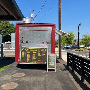 West Linn Location at 1590 Willamette Falls Drive, West Linn OR