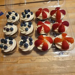 Vegan and gluten-free cupcakes with vegan butter cream and fruit