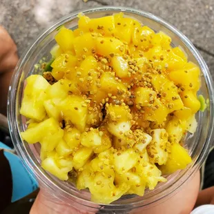 Lola bowl with bee pollen!