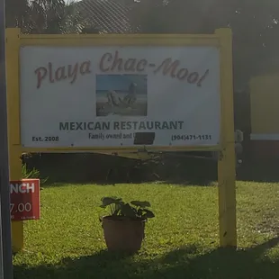 sign for mexican restaurant