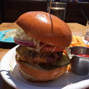 Great burger and amazingly fresh seafood.