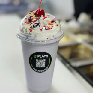 Bubble gum Milk Shake