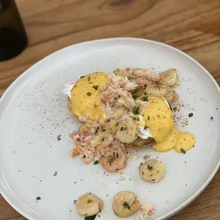 Crab Benedict
