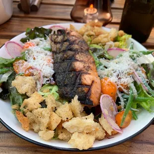 Grilled Salmon Salad