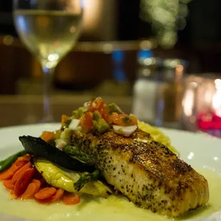 Roasted Filet of Atlantic Salmon with Pico de Gallo and Key Lime Sauce, paired with a chilled glass of Pinot Grigio