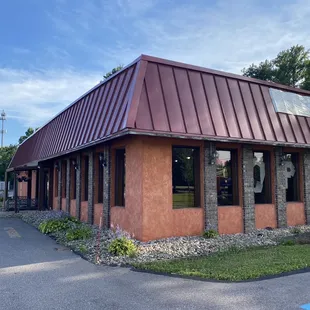 the front of a restaurant