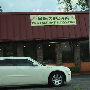 Super casual. Good food.