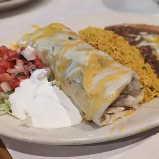 a plate of mexican food