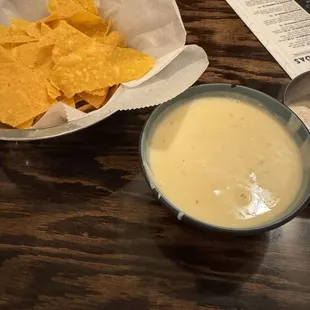 Chips and Queso Fundido (Choriqueso)