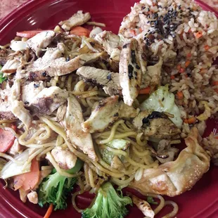 Yakisoba special today,  ands it was delicious! I especially enjoyed the fried rice.  Super yummy.  Mmmmm....