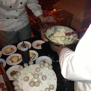 Making cake pops-art institute Student Chef