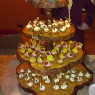 Minis cupcake display with bacon brittle maple cupcakes