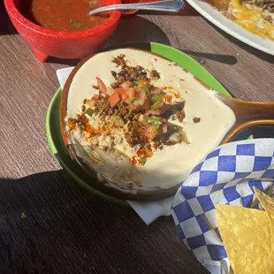 Queso Fundido con Chorizo