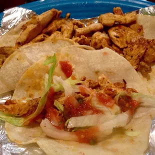 Pollo asado tacos